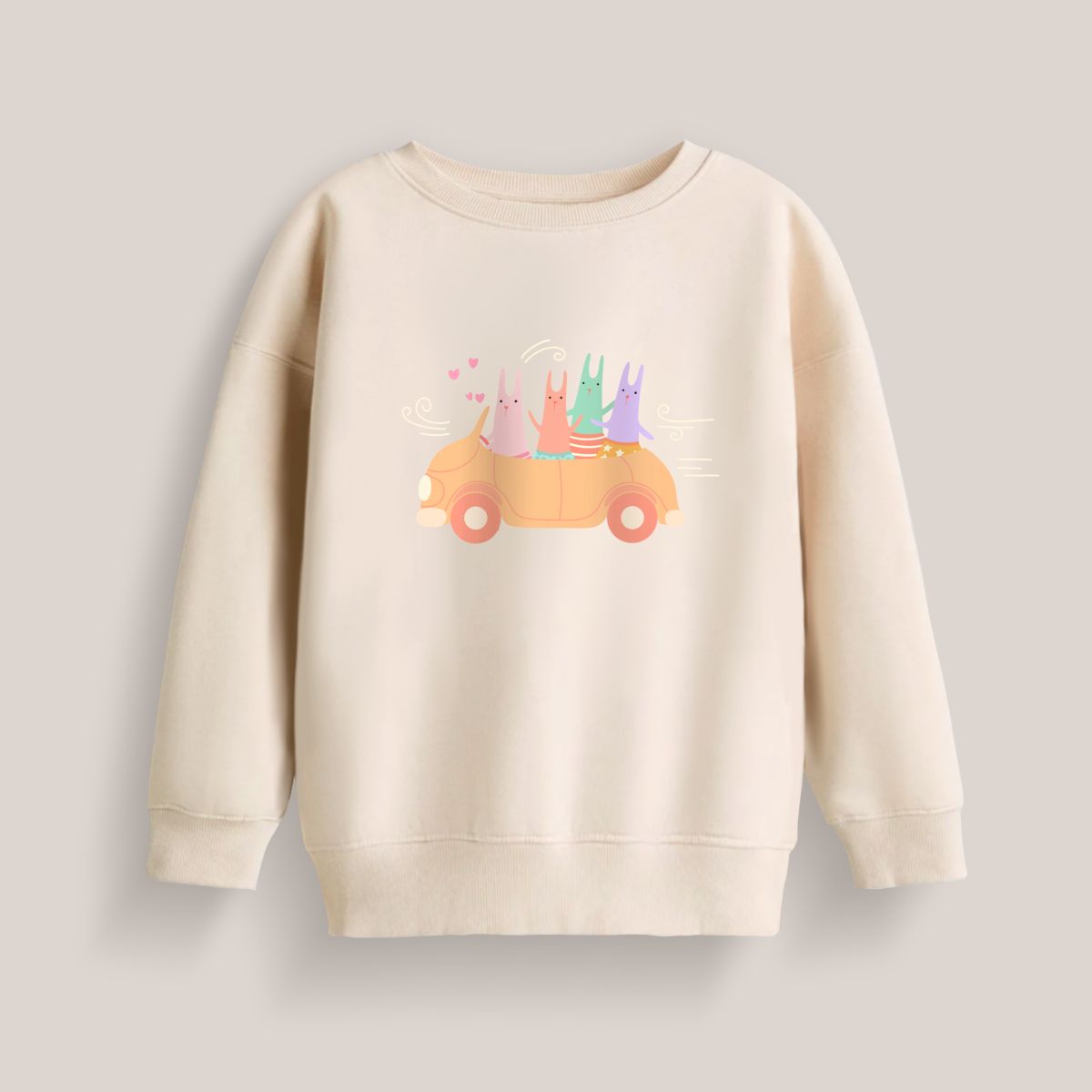 buzo_conejos_en_un_coche_beige_1