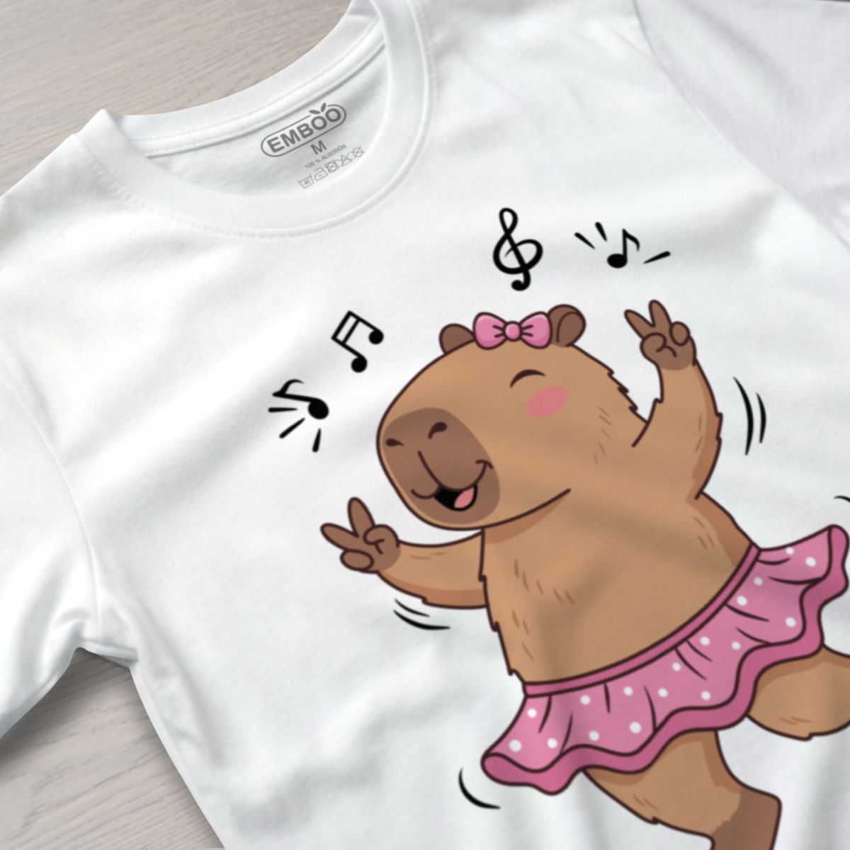 camiseta_capibara_bailando_blanco_2