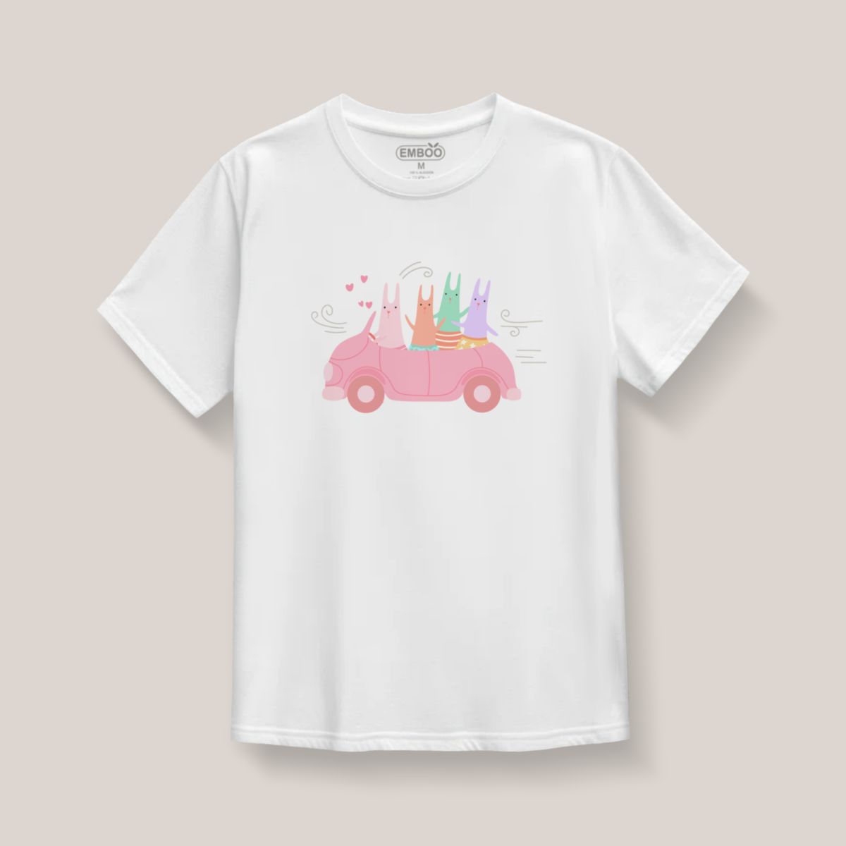 camiseta_conejos_en_un_coche_rosa_blanco_1
