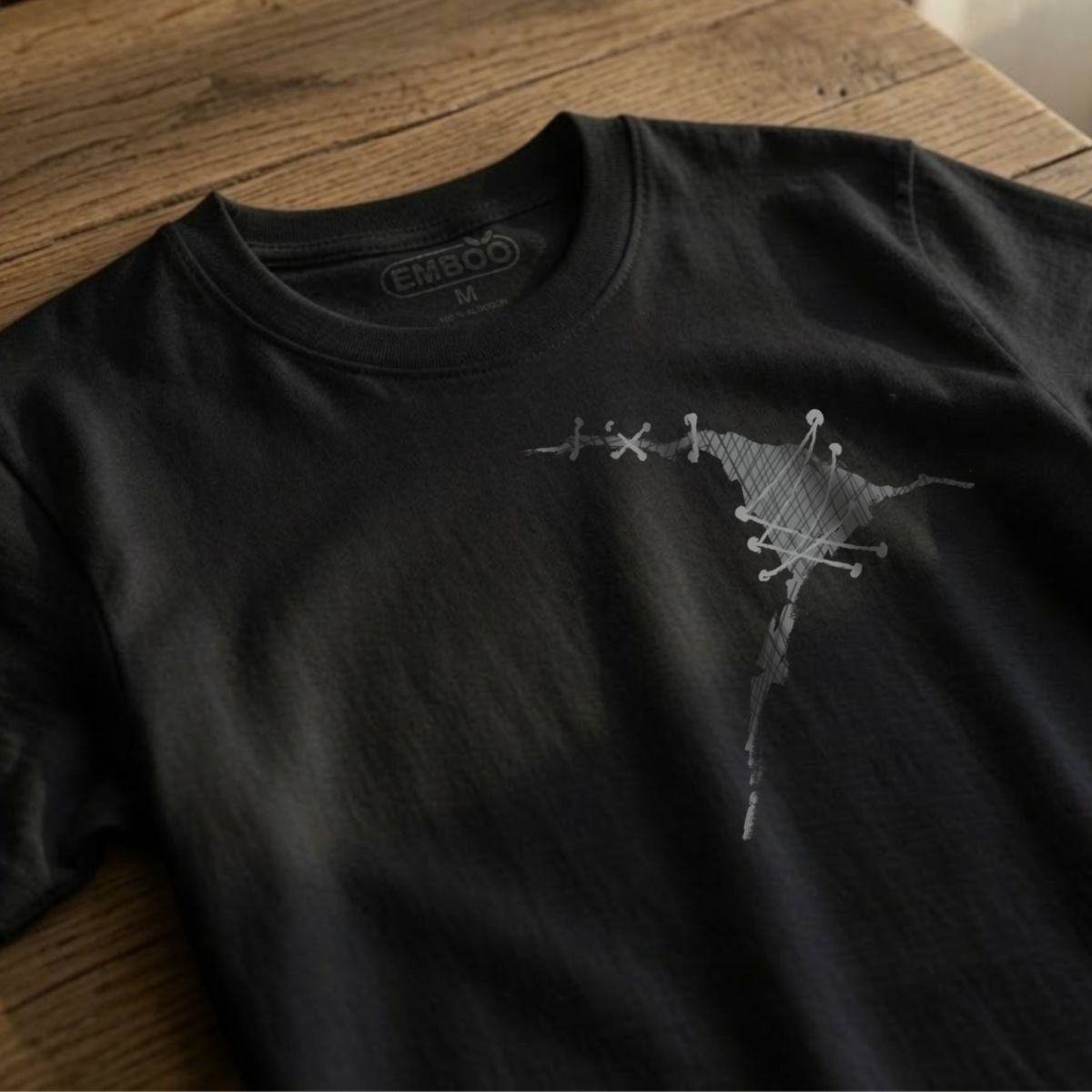 camiseta_parche_negro_2