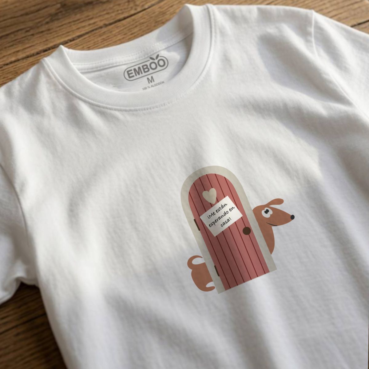 camiseta_perro_en_la_puerta_mujer_blanco_2